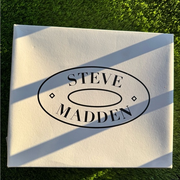 Steve Madden Dover Ankle Chelsea Boots in Black - Picture 5 of 11